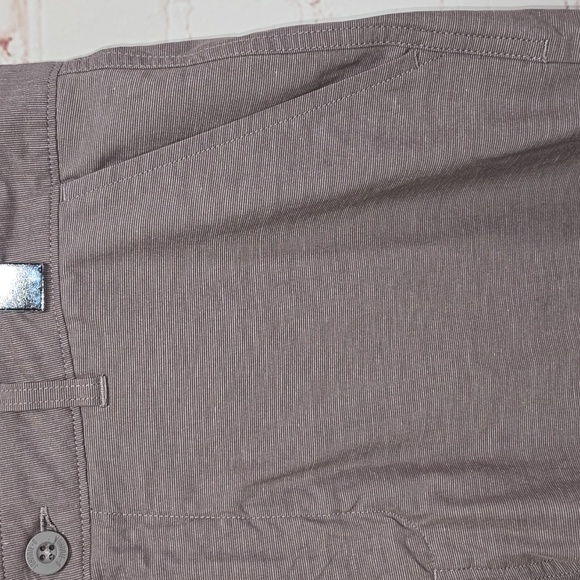 Johnnie O Prep-Formance Cross Country Short 32x9 Light Brown Performance Golf - Picture 3 of 11